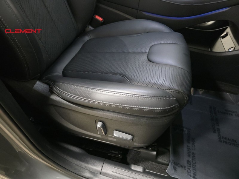 Hyundai Santa Fe Vehicle Image 29
