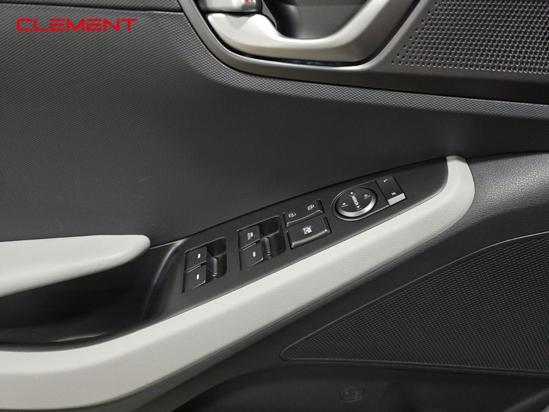 Hyundai Ioniq Hybrid Vehicle Image 23