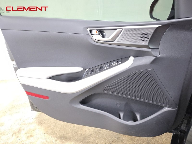 Hyundai Ioniq Hybrid Vehicle Image 24