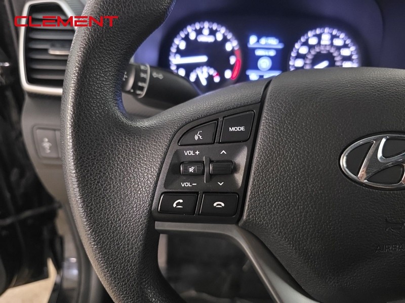 Hyundai Tucson Vehicle Image 11