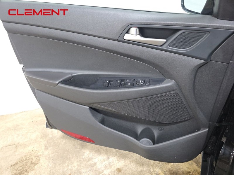Hyundai Tucson Vehicle Image 21