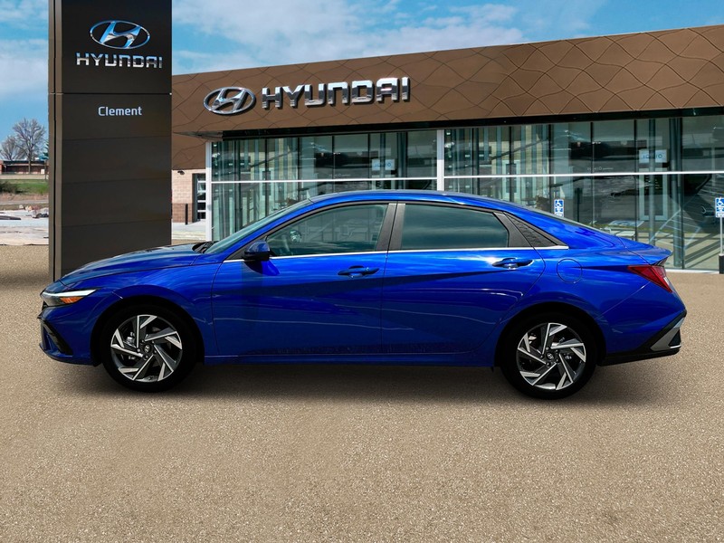 Hyundai Elantra Vehicle Image 03
