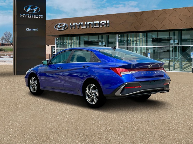 Hyundai Elantra Vehicle Image 05