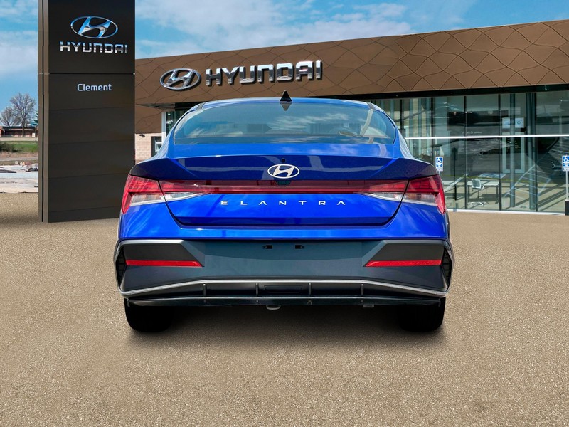 Hyundai Elantra Vehicle Image 06