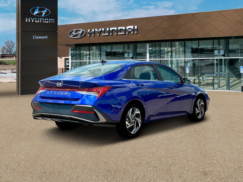 Hyundai Elantra Vehicle Image 07