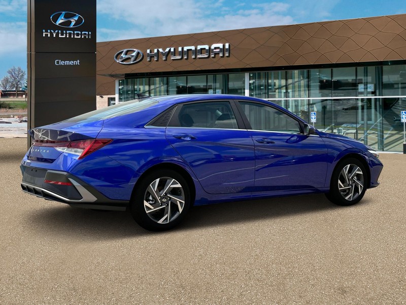 Hyundai Elantra Vehicle Image 08