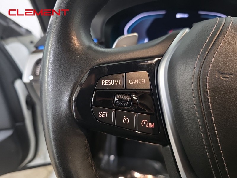 BMW 5 Series Vehicle Image 11