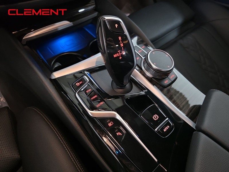 BMW 5 Series Vehicle Image 20