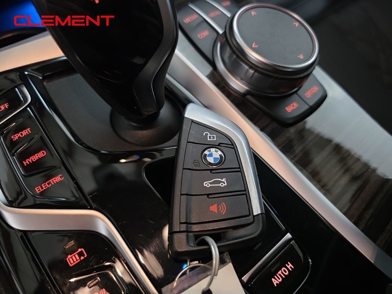 BMW 5 Series Vehicle Image 22