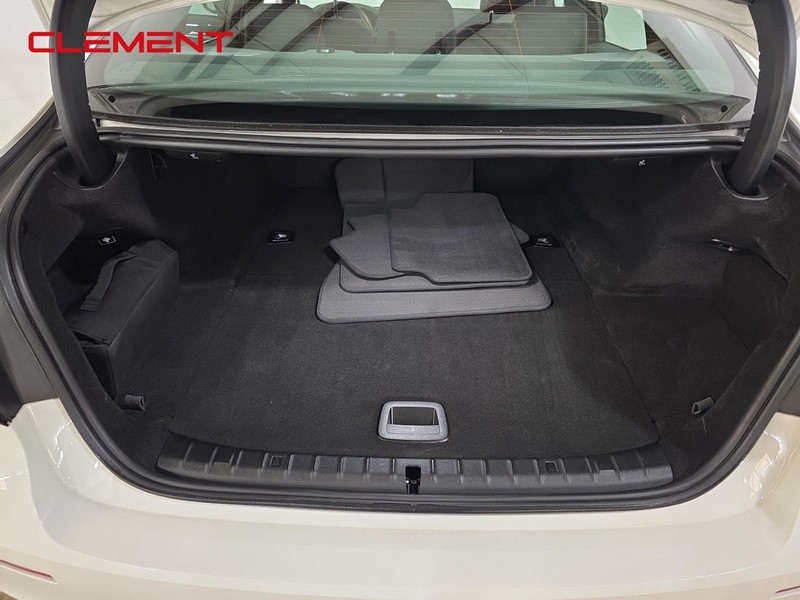 BMW 5 Series Vehicle Image 31