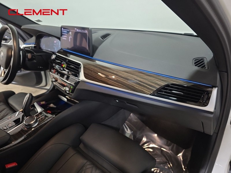 BMW 5 Series Vehicle Image 33