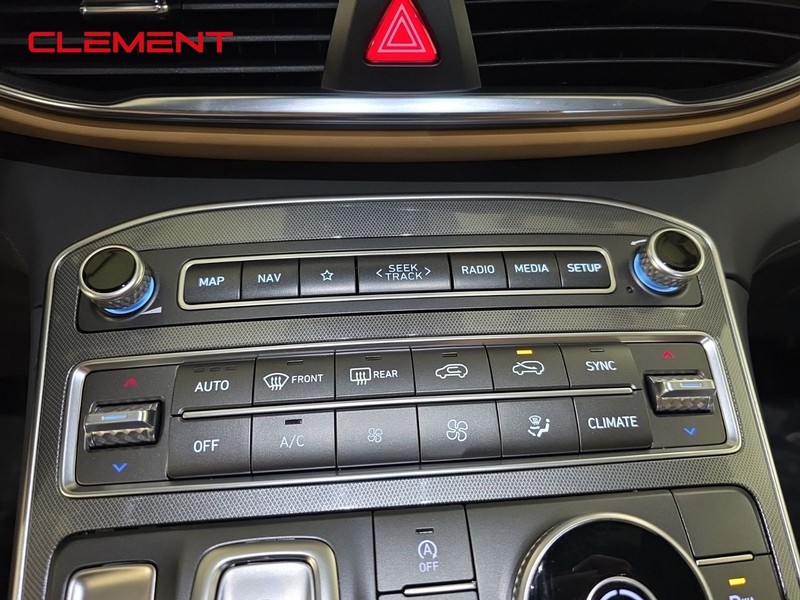Hyundai Santa Fe Vehicle Image 18