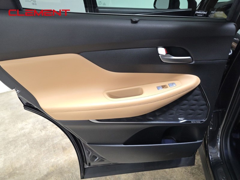 Hyundai Santa Fe Vehicle Image 25