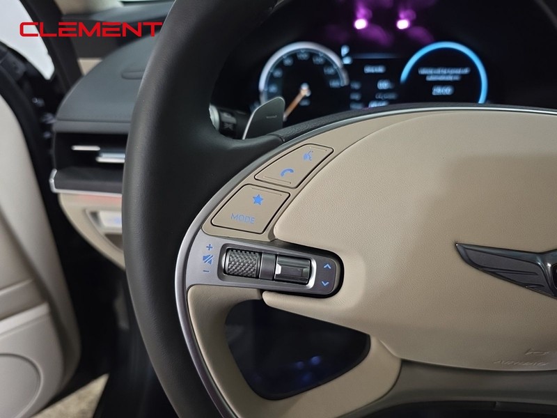 Genesis G80 Vehicle Image 11
