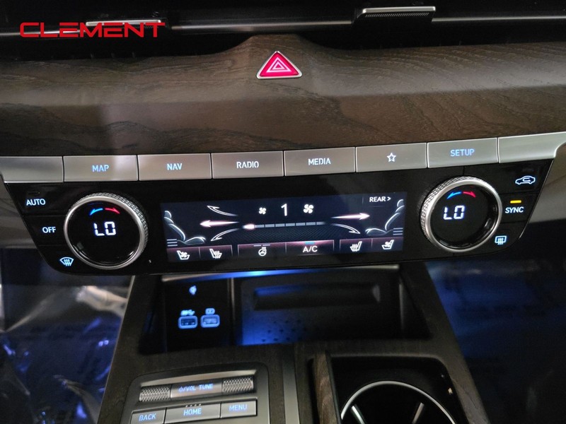 Genesis G80 Vehicle Image 16