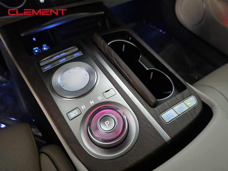 Genesis G80 Vehicle Image 17
