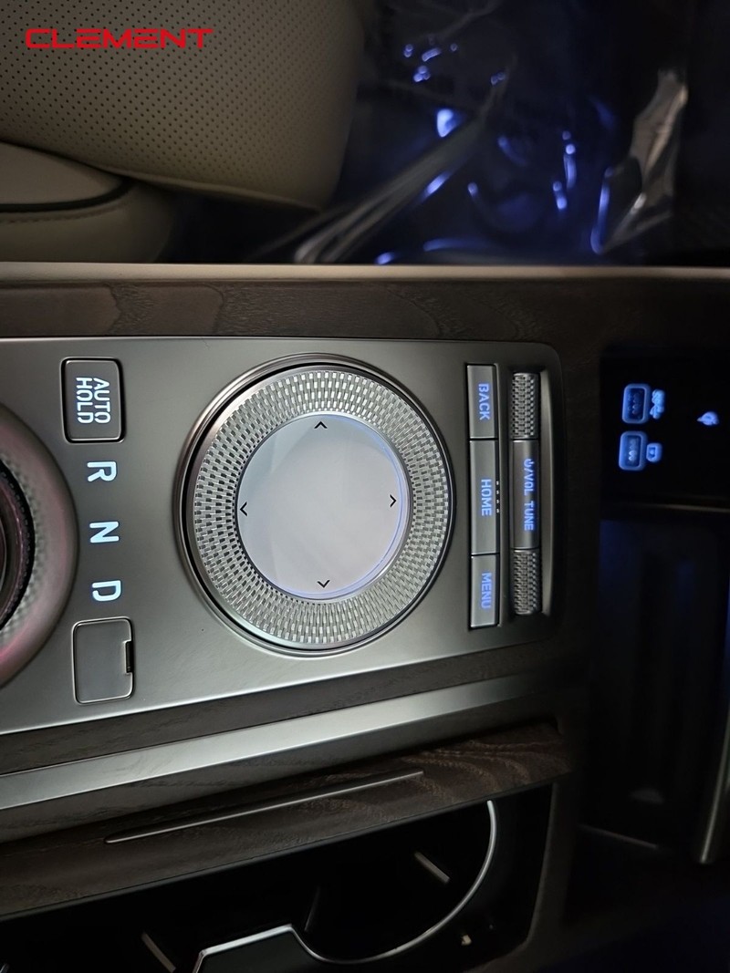 Genesis G80 Vehicle Image 18