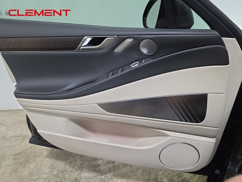 Genesis G80 Vehicle Image 22