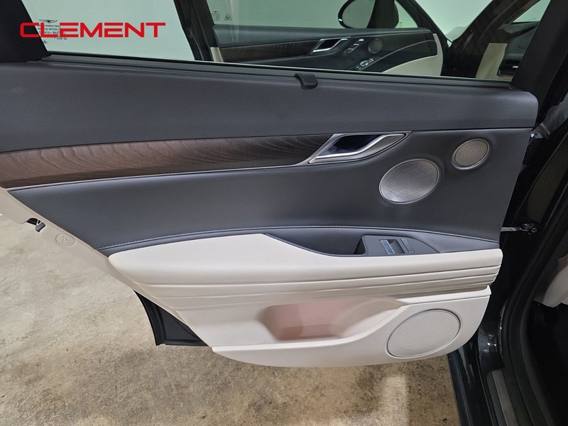 Genesis G80 Vehicle Image 25