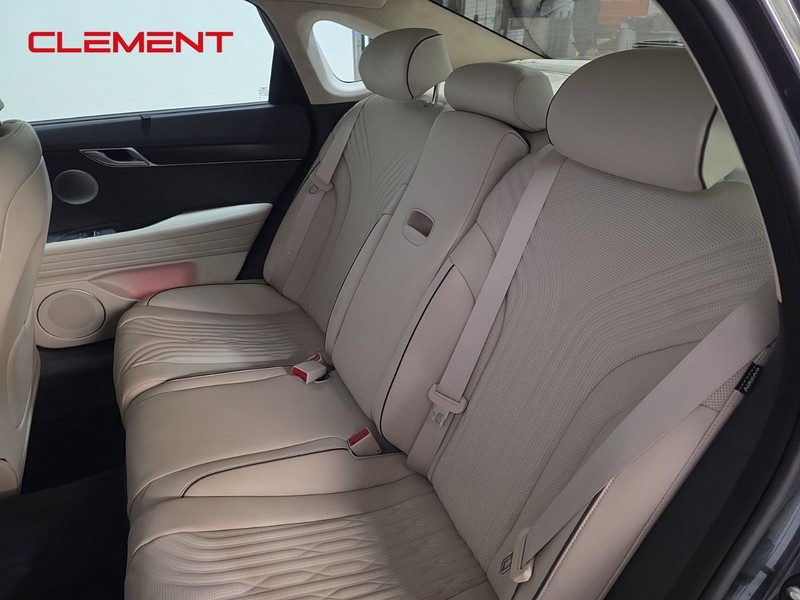 Genesis G80 Vehicle Image 27