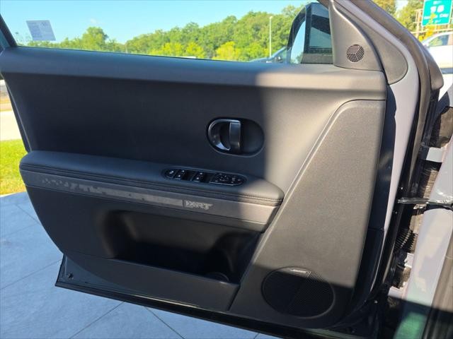 Hyundai IONIQ 5 Vehicle Full-screen Gallery Image 24