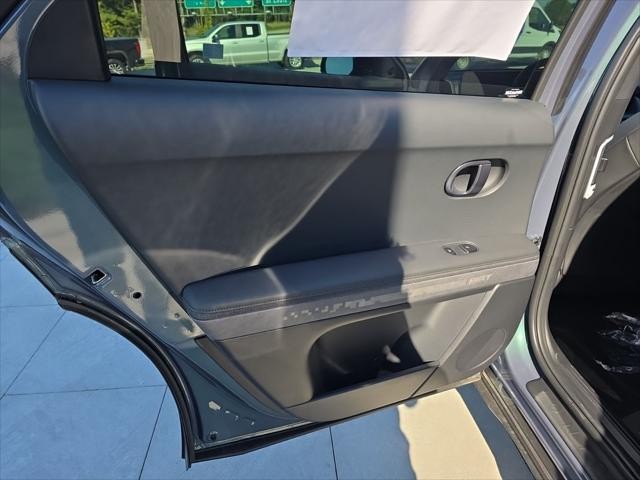 Hyundai IONIQ 5 Vehicle Full-screen Gallery Image 27