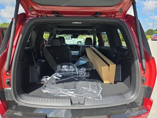 Hyundai Santa Fe Hybrid Vehicle Full-screen Gallery Image 9