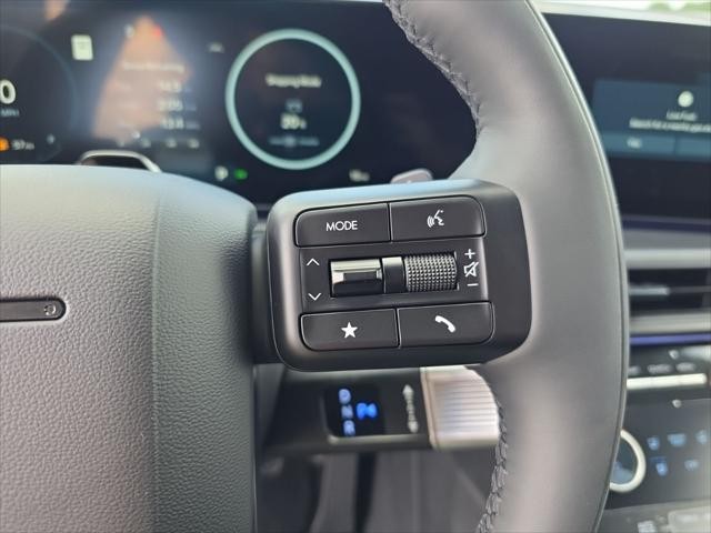 Hyundai Santa Fe Hybrid Vehicle Full-screen Gallery Image 14