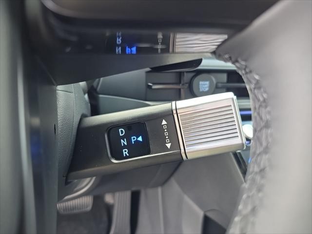 Hyundai Santa Fe Hybrid Vehicle Full-screen Gallery Image 15