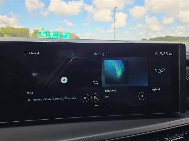 Hyundai Santa Fe Hybrid Vehicle Full-screen Gallery Image 17