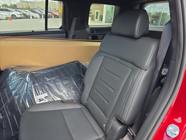 Hyundai Santa Fe Hybrid Vehicle Full-screen Gallery Image 29