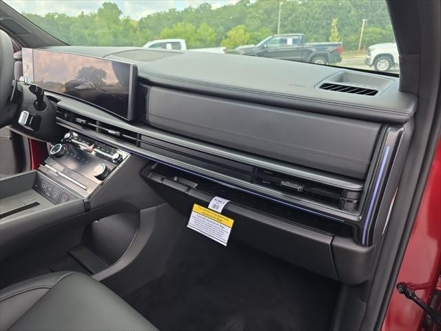 Hyundai Santa Fe Hybrid Vehicle Full-screen Gallery Image 31