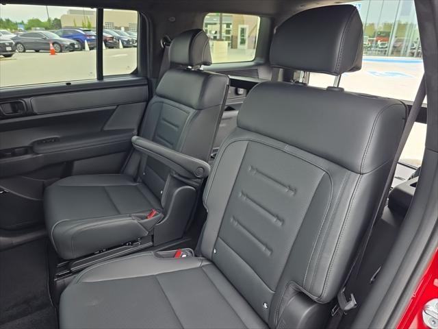 Hyundai Santa Fe Hybrid Vehicle Full-screen Gallery Image 30