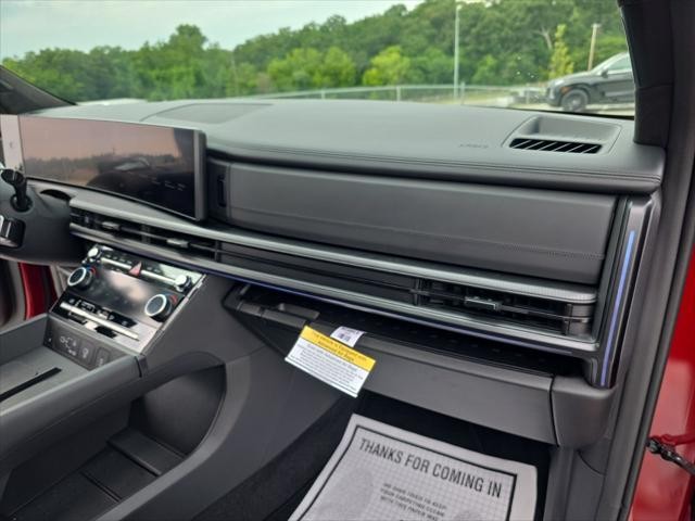 Hyundai Santa Fe Hybrid Vehicle Full-screen Gallery Image 33