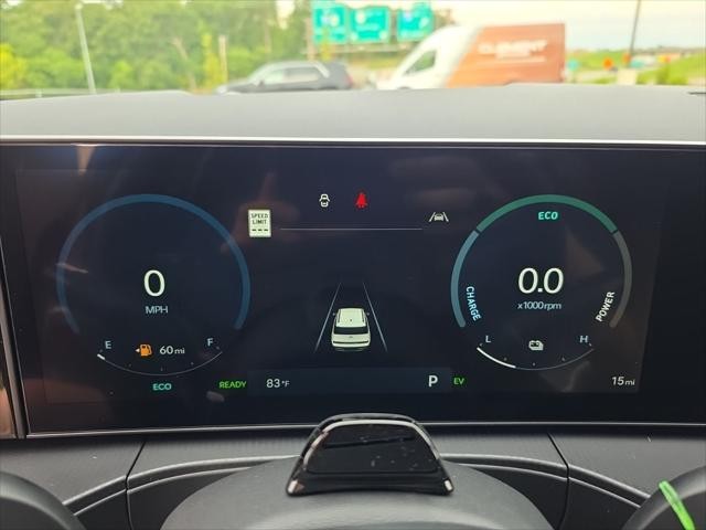 Hyundai Santa Fe Hybrid Vehicle Full-screen Gallery Image 14