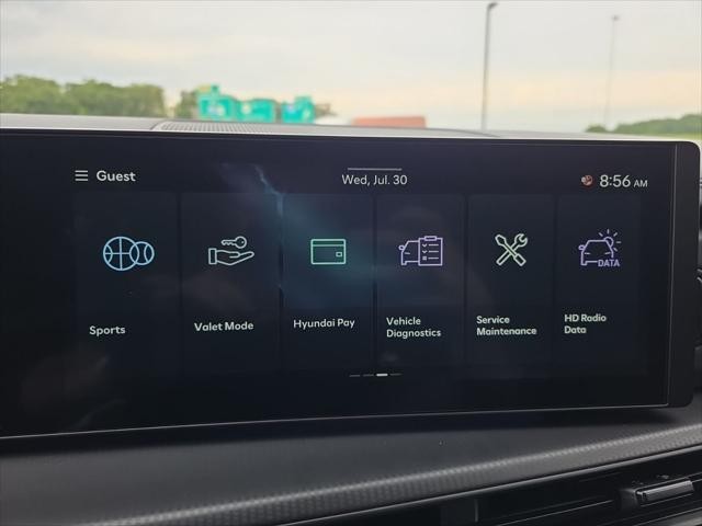 Hyundai Santa Fe Hybrid Vehicle Full-screen Gallery Image 17