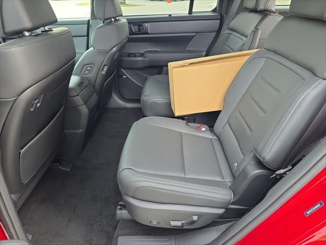 Hyundai Santa Fe Hybrid Vehicle Full-screen Gallery Image 29