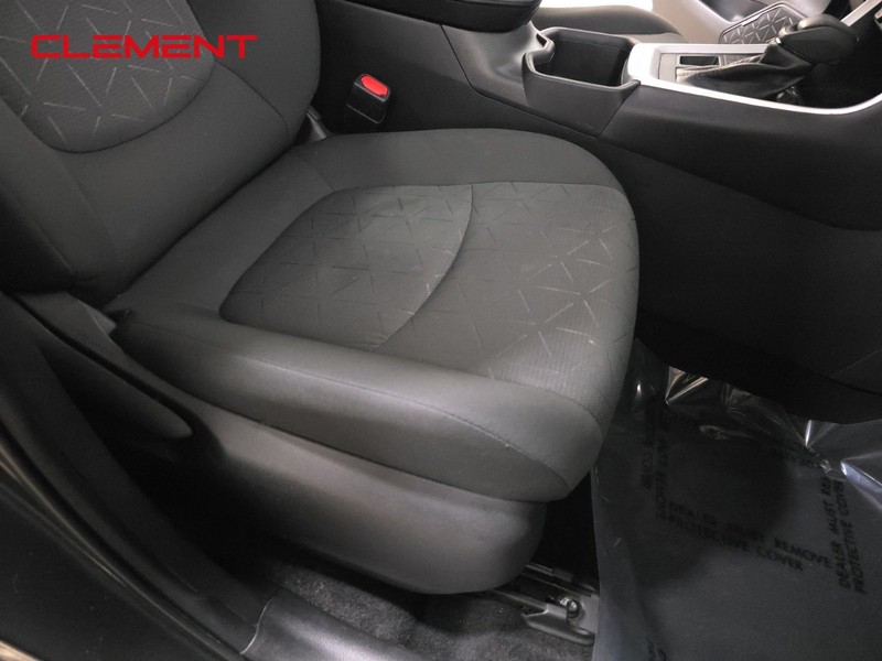 Toyota RAV4 Vehicle Image 30