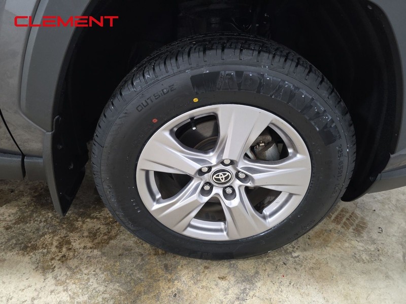 Toyota RAV4 Vehicle Image 33