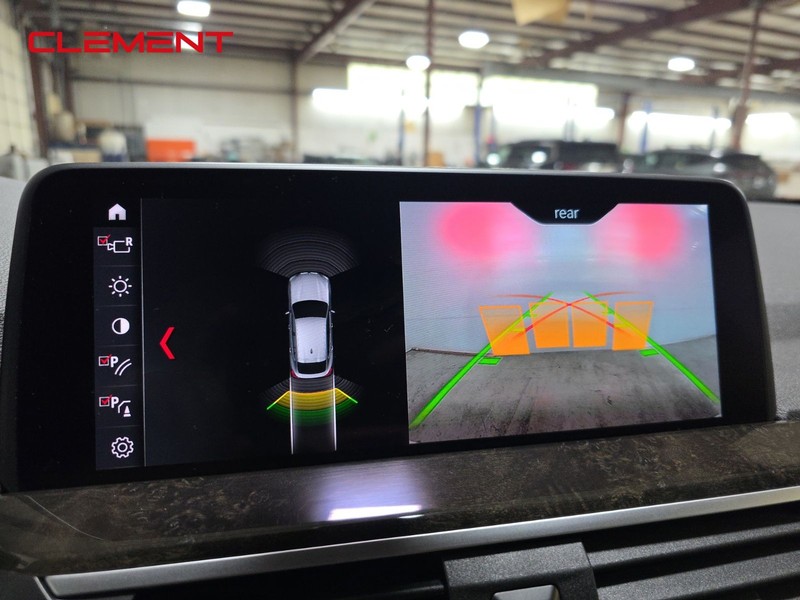 BMW X4 Vehicle Image 17