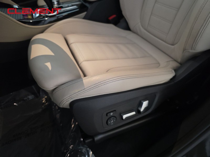 BMW X4 Vehicle Image 28