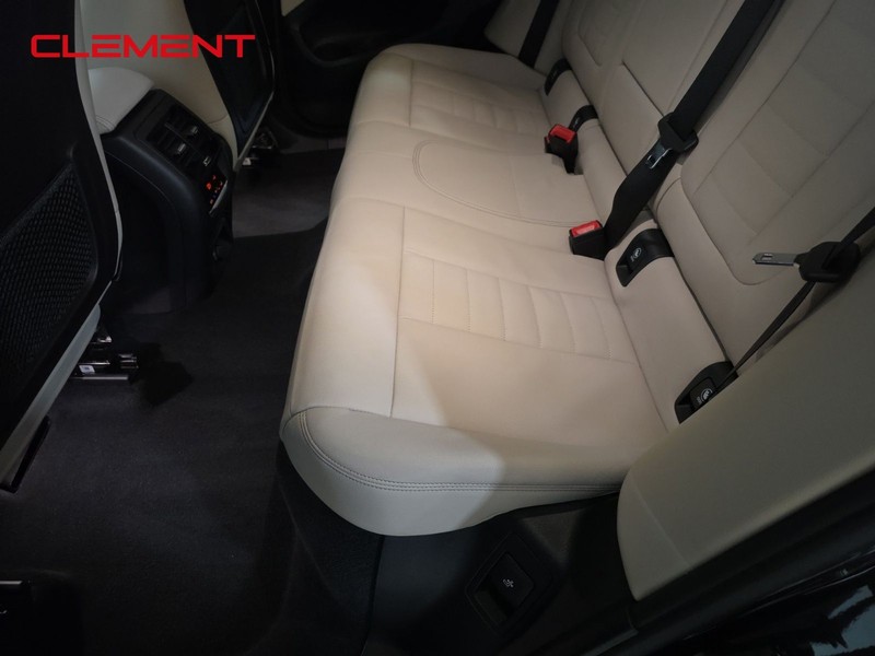 BMW X4 Vehicle Image 31