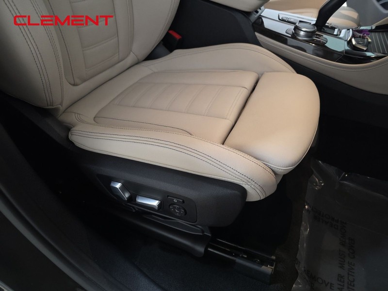 BMW X4 Vehicle Image 34