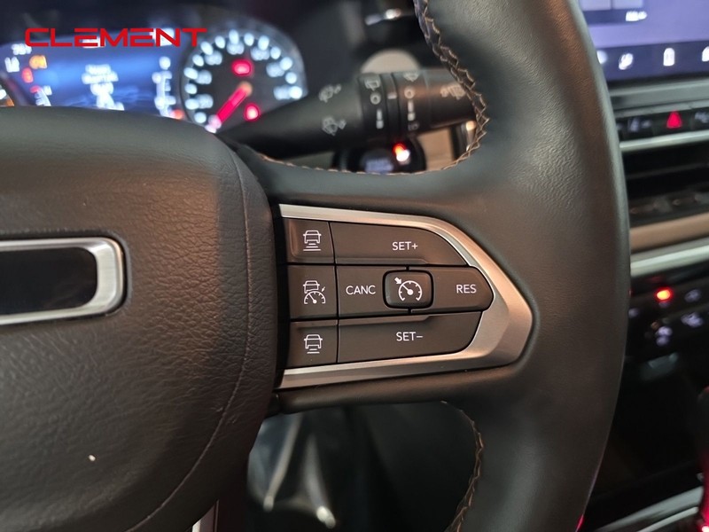 Jeep Compass Vehicle Image 13