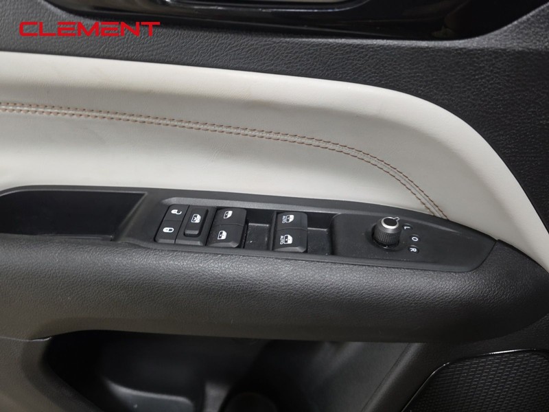 Jeep Compass Vehicle Image 22
