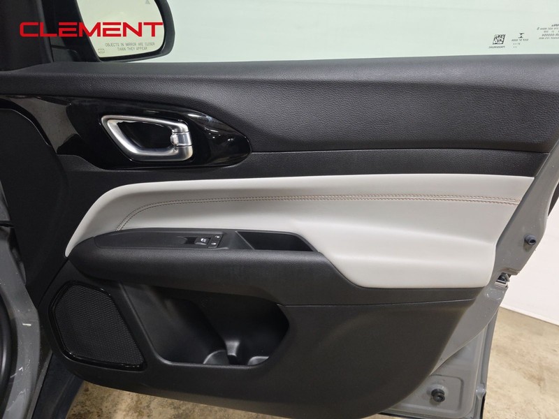 Jeep Compass Vehicle Image 32