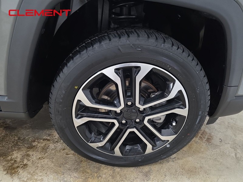 Jeep Compass Vehicle Image 33