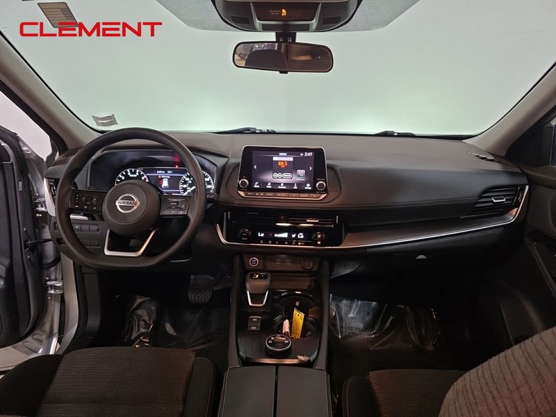 Nissan Rogue Vehicle Image 10