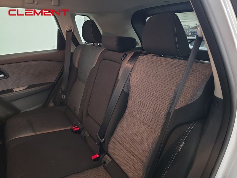 Nissan Rogue Vehicle Image 27
