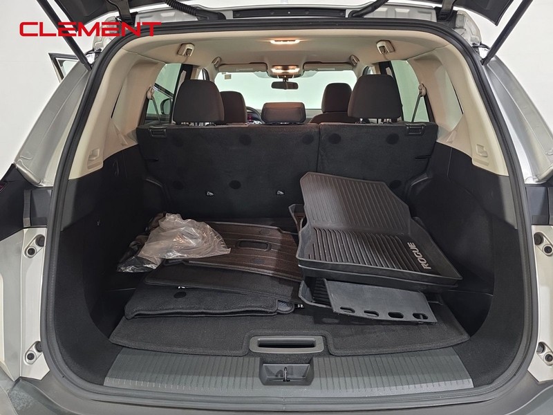 Nissan Rogue Vehicle Image 28